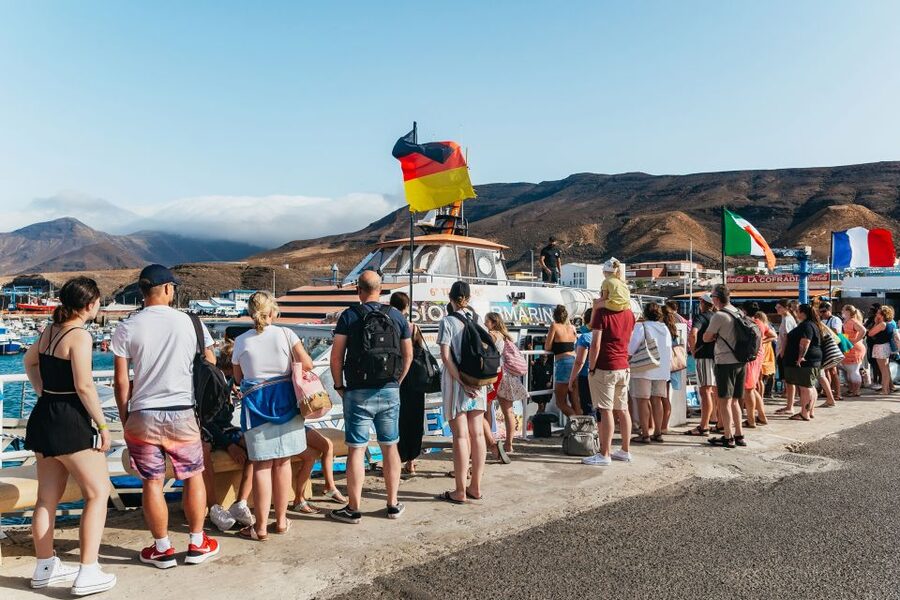 Fuerteventura: Glass Bottom Boat Cruise with Lunch & Drinks - Paella Lunch and Drinks: Why This Food Break Works