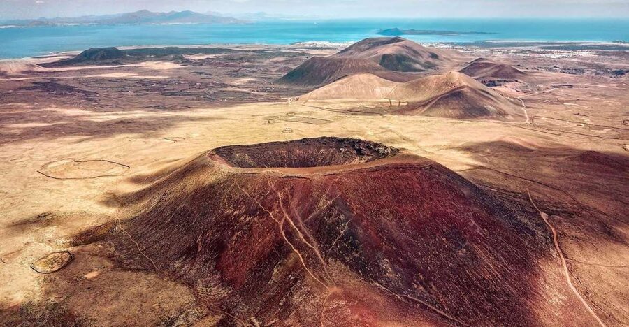 Fuerteventura: Wild North and Corralejo Tour From the South - Dunes de Corralejo Photo Stop: The First Big View Toward Lanzarote and Lobos