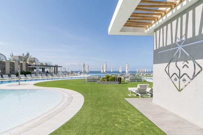 Full Day Ticket at Perchel Beach Club with Lunch - Welcome drink and the drinks reality