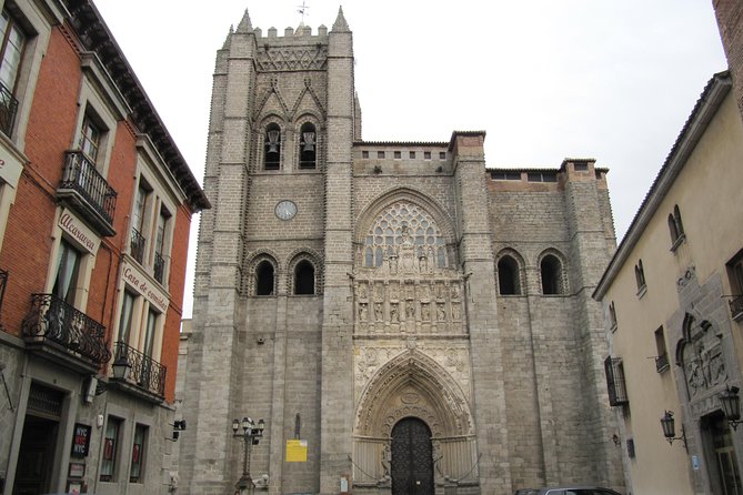 Full Day Tour to Avila & Segovia from Madrid - Avila’s Las Murallas: Walls That Feel Bigger Than They Look