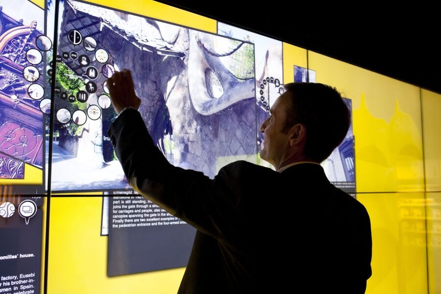 Gaudí Experiència Barcelona Admission Ticket - The 4D and AR show: Scope screen, 7.1 sound, and moving-seat effects