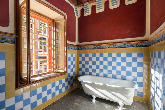 Gaudi´s Casa Vicens Skip the Line Ticket with Audioguide - Gràcia neighborhood timing: use your stop as a neighborhood anchor