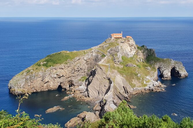 Gaztelugatxe, Mundaka and Gernika Tour from Bilbao - Guides, pace, and the small details that make it feel personal