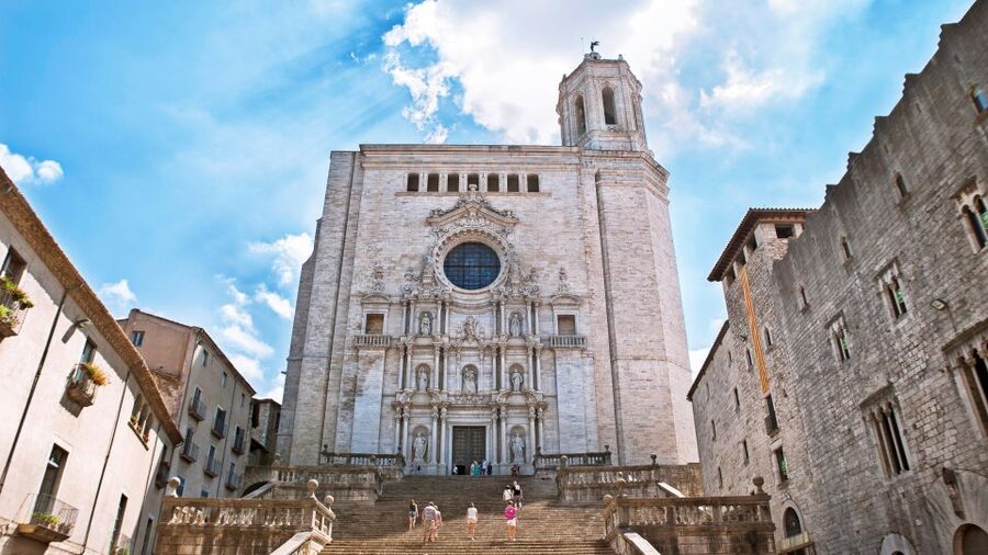 Girona and Figueres Full-Day Tour with Hotel Pick Up - Girona old town walk: Jewish Quarter streets on foot
