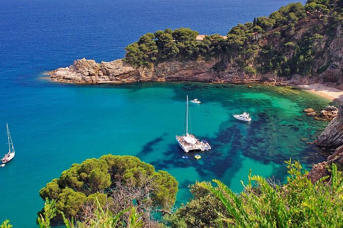 Girona & Costa Brava Small-Group Tour with Pickup from Barcelona - Choosing your lunch and coast plan during the free time