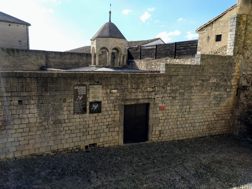 Girona: Small Group Walking Tour - Walltop walking: how Girona’s hill turns into a view