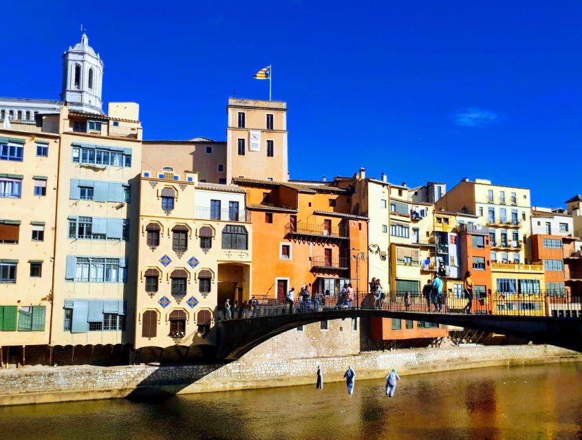Girona: Small Group Walking Tour - Cathedrals inside, Arab Baths, and the Jewish History Museum, with guide help