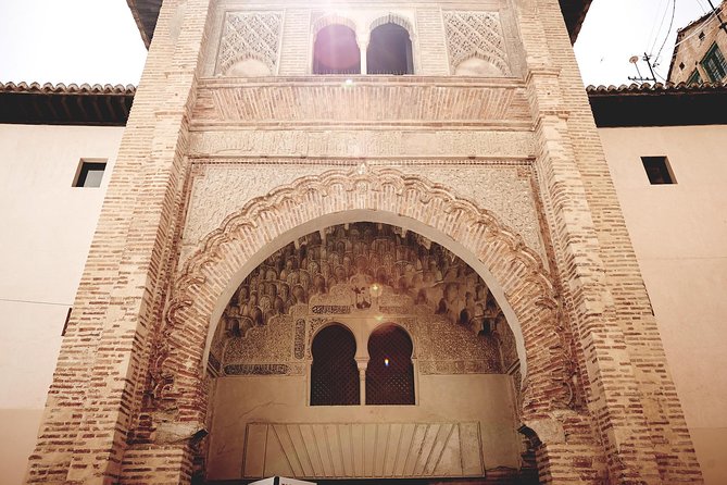 Golden Hour in Granada: Sunset Walking Tour with Play Granada - Mezquita Mayor de Granada: a cultural pause before the biggest views