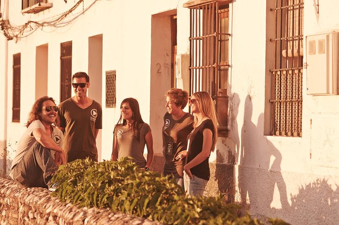 Golden Hour in Granada: Sunset Walking Tour with Play Granada - Paseo de los Tristes: a short walk with Alhambra views