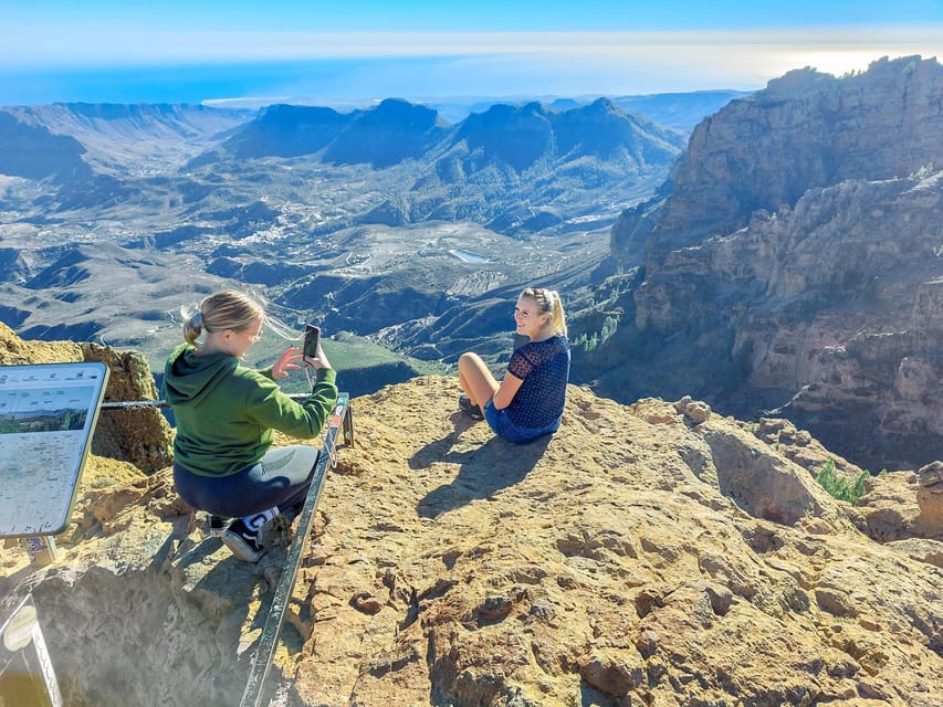 Gran Canaria 7 Highlights Small Group Tour with Tapas Picnic - Teror, the basilica, and traditional wooden balconies
