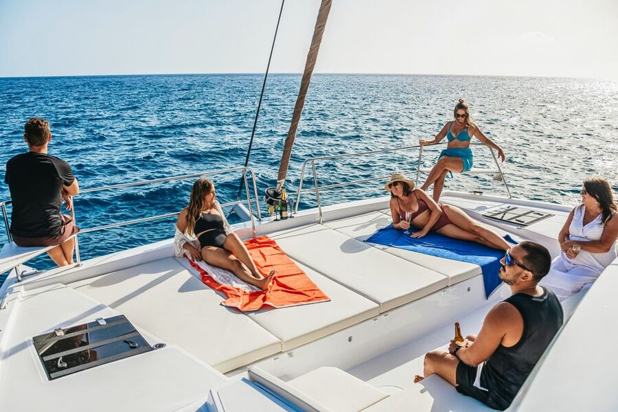 Gran Canaria: Catamaran Day Trip with Food and Drinks - The cruise rhythm: sipping on the way out, swimming near Mogán, then heading to Tasarte