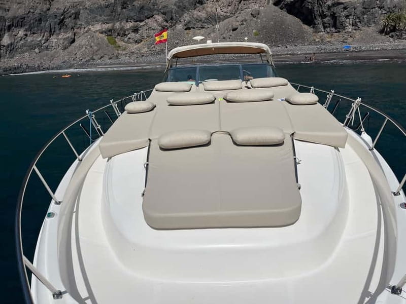 Gran Canaria: Shared yacht trip with drinks, lunch, and snorkeling - Puerto Rico departure, with a calm setup
