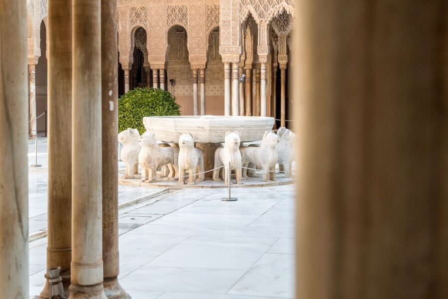 Granada: 3-Hour Alhambra and Generalife Gardens Guided Tour - Pacing, photos, and why 3 hours can work