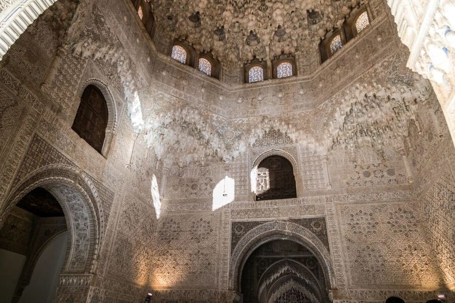 Granada: 3-Hour Alhambra and Generalife Gardens Guided Tour - Price and value: what $88 really buys you