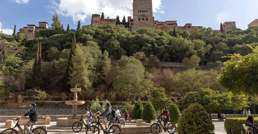 Granada: Albaicin and Sacromonte E-Bike Tour - Key things I’d plan around