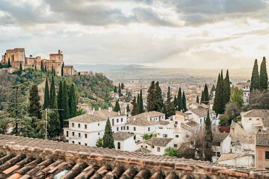 Granada: Albaicín and Sacromonte Guided Sunset Walking Tour - Why this Granada sunset walk works so well