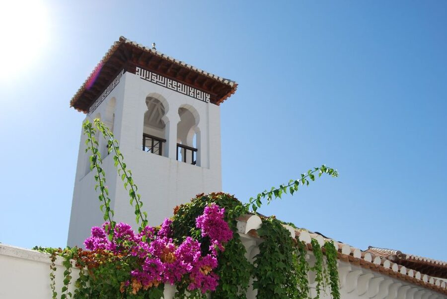 Granada: Albaicín, Sacromonte & Museum of Caves Walking Tour - Key things that make this Granada cave-and-quarter tour work