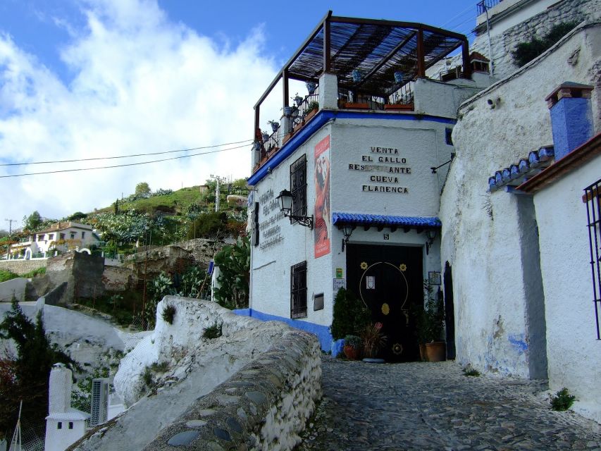 Granada: Albaicín, Sacromonte & Museum of Caves Walking Tour - Sacromonte Cave Museum: where the “why” behind the caves clicks