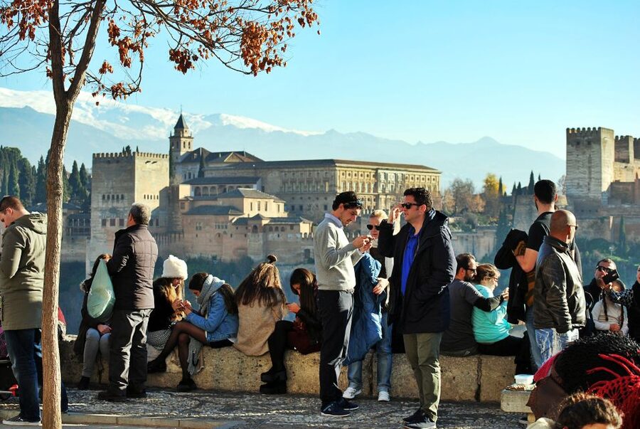 Granada: Albaicín, Sacromonte & Museum of Caves Walking Tour - Plaza Nueva to Alhambra viewpoints: the pacing and what it teaches you