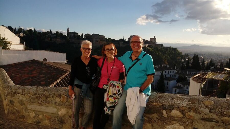 Granada: Albaicín, Sacromonte & Museum of Caves Walking Tour - Price and value for $35: what you actually get