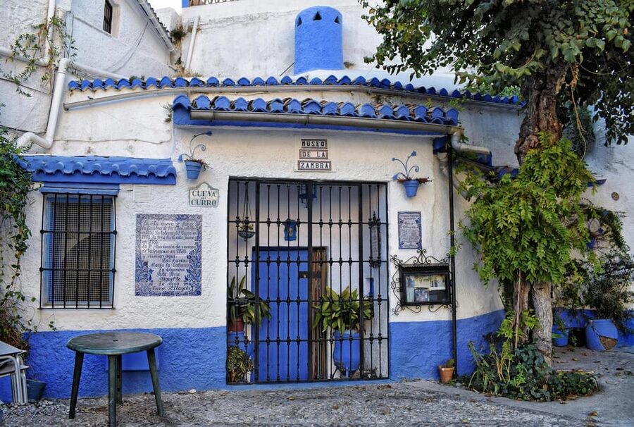 Granada: Albaicín, Sacromonte & Museum of Caves Walking Tour - Starting near Plaza Nueva, then a short bus ride up to the caves