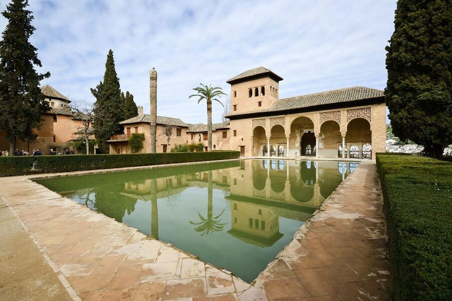 Granada: Alhambra and Generalife Garden Ticket & Guided Tour - Price, Time, and Value for a 3-Hour Visit