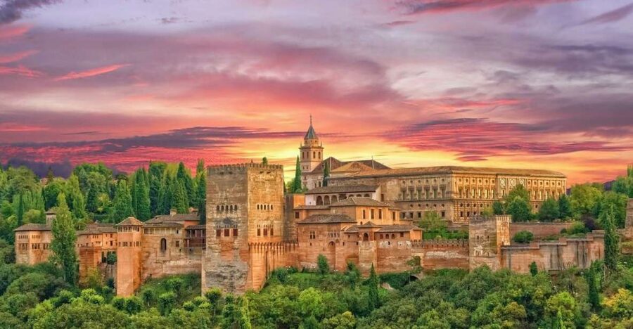 Granada Alhambra and Generalife Gardens Experience Tour - Key highlights worth showing up for