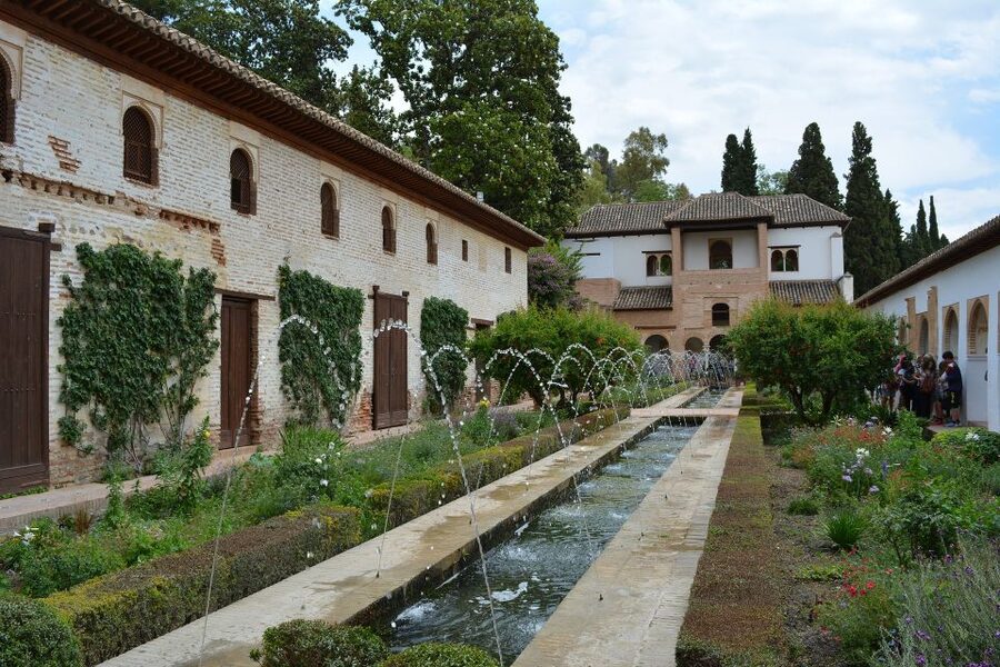 Granada: Alhambra and Generalife Gardens Guided Tour - Key highlights worth planning for
