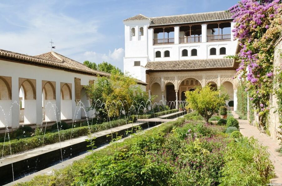 Granada: Alhambra and Generalife Gardens Guided Tour - Alcazaba Fortress: the long wall that makes Alhambra feel strategic