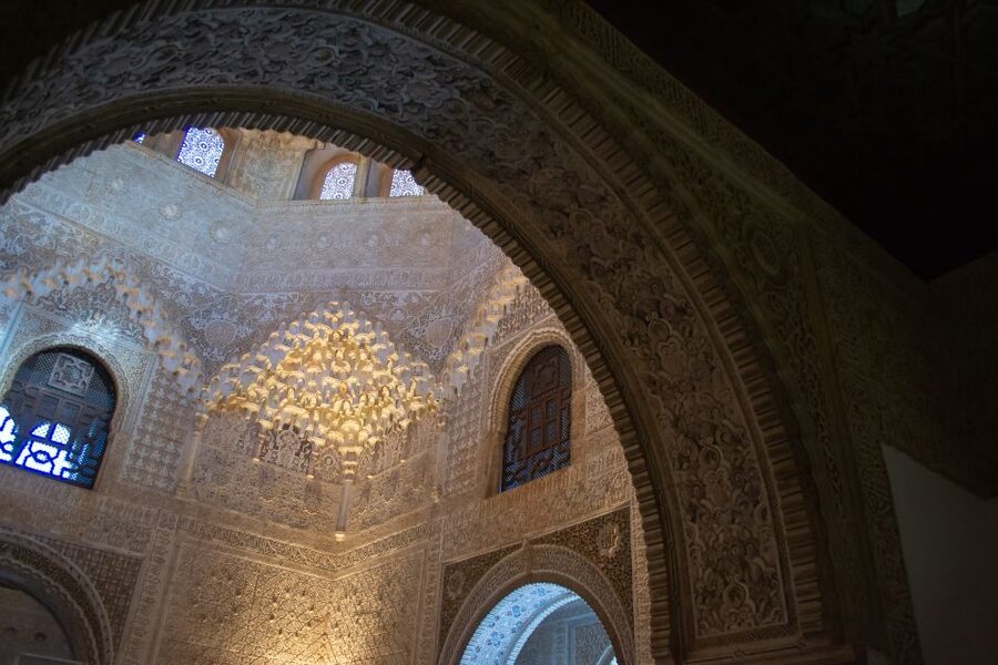 Granada: Alhambra Complex Guided Tour with Ticket - 3 Hours in Real Time: Crowd Flow, Pacing, and Headphone Tips