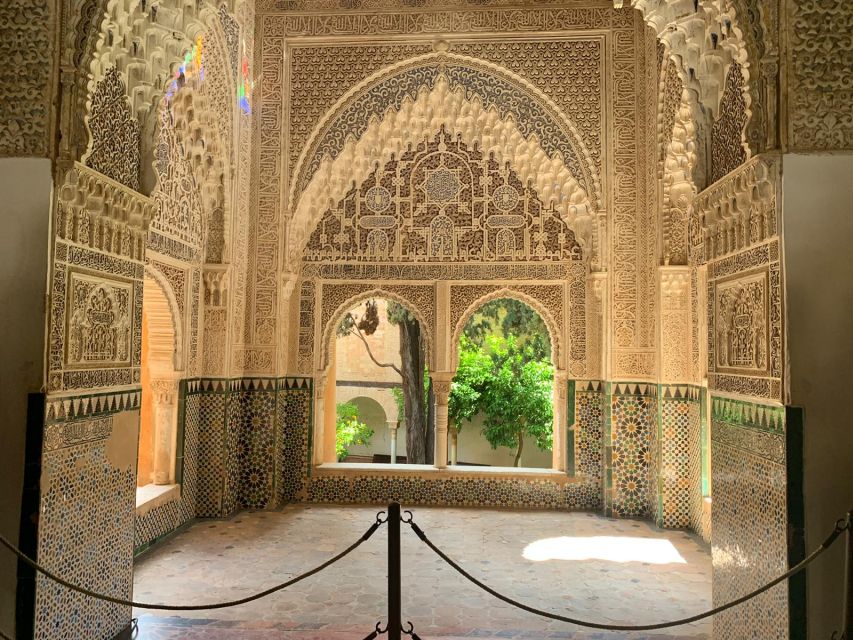 Granada: Alhambra Complex Guided Tour with Ticket - Meeting at Access Pavilion, Orange Umbrella, and Your ID Checklist