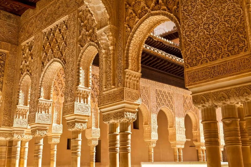 Granada: Alhambra & Gardens Tour w/Nasrid Palaces Option - Key things I’d zero in on