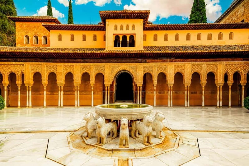 Granada: Alhambra, Generalife & Nasrid Palaces Guided Tour - Guide Style Makes or Breaks Alhambra