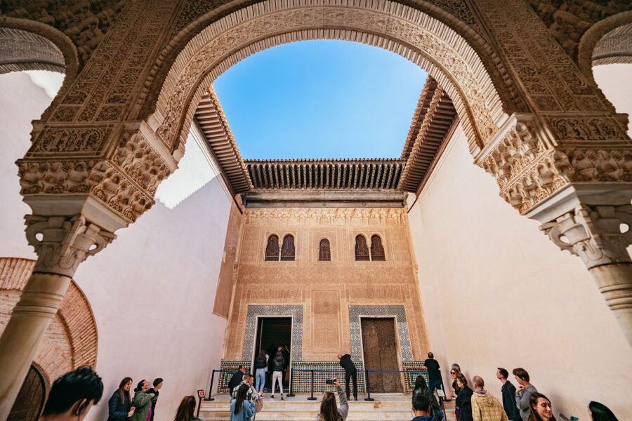 Granada: Alhambra Guided Tour with Nasrid Palaces & Gardens - Nasrid Palaces: how courtyards, tiles, and ceilings tell the story