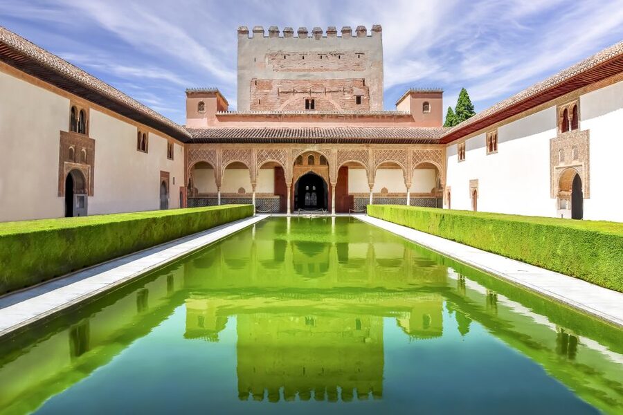 Granada: Alhambra, Nasrid, and Generalife Private Tour - Small-group feel inside a private tour