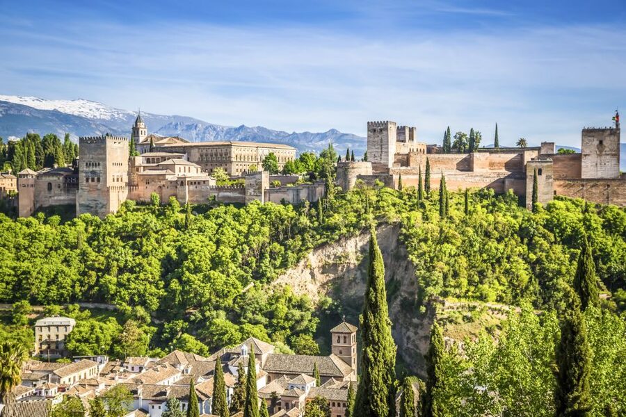 Granada: Alhambra, Nasrid, and Generalife Private Tour - Skip-the-line tickets, and why they matter here
