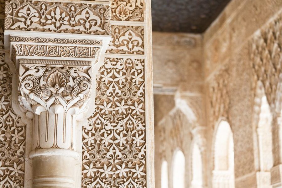 Granada: Alhambra, Nasrid Palaces, & Generalife Guided Tour - Group Size, Bilingual Tours, and Why Headphones Matter