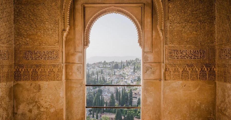 Granada: Alhambra & Nasrid Palaces Small Group Guided Tour - Your Fast Track Into the Alhambra Complex