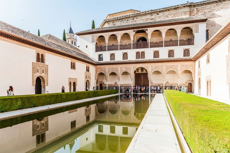 Granada: Alhambra & Nasrid Palaces Tour with Tickets - Nasrid Palaces Main Time: Tiles, Fountains, and Pattern Power