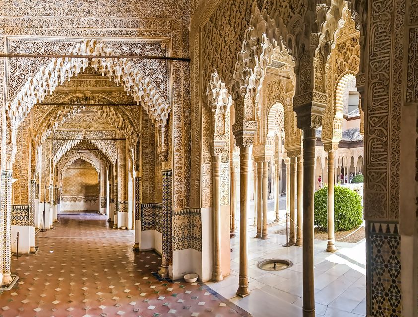 Granada: Alhambra & Nasrid Palaces Tour with Tickets - Why Priority Access Matters at the Alhambra