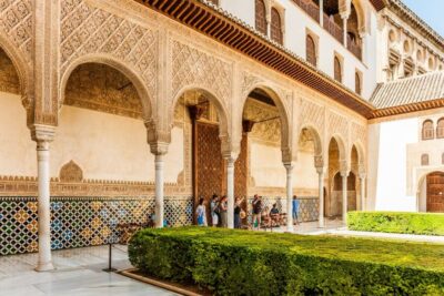 Alhambra & Nasrid Palaces Tour with Tickets