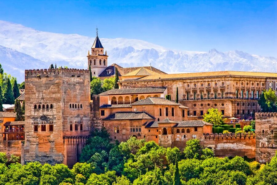 Granada: Alhambra & Nasrid Palaces Tour with Tickets - Meeting at the Alhambra and Getting Oriented Fast