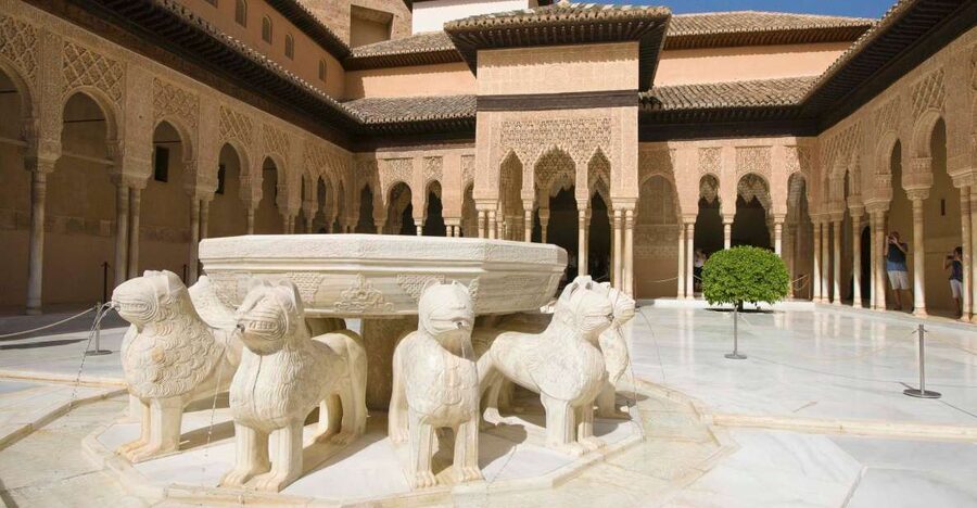 Granada: Alhambra Small Group Tour with Nasrid Palaces - Generalife Gardens: Water, Views, and a 1-Hour Reset