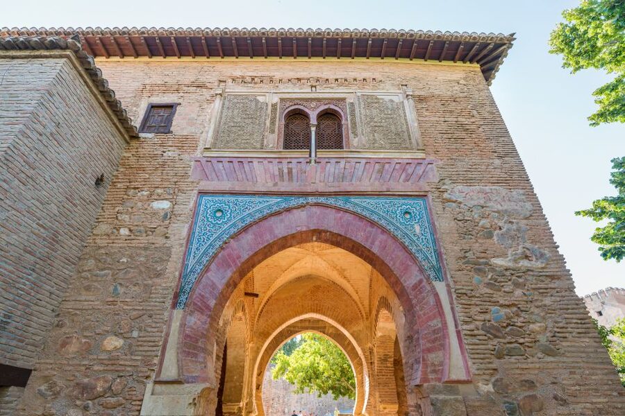 Granada: Alhambra Ticket and Guided Tour with Nasrid Palaces - Key highlights you should know before you go