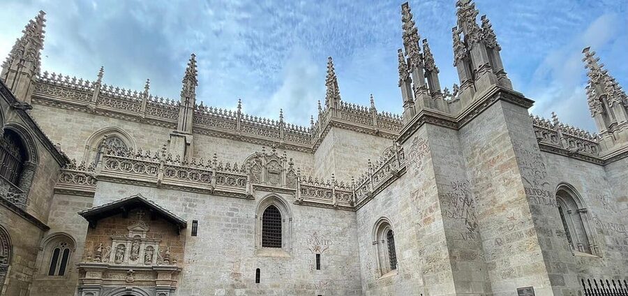 Granada: Cathedral and Royal Chapel Private tour with ticket - The Royal Chapel of the Catholic Monarchs: museum treasures and the final resting place