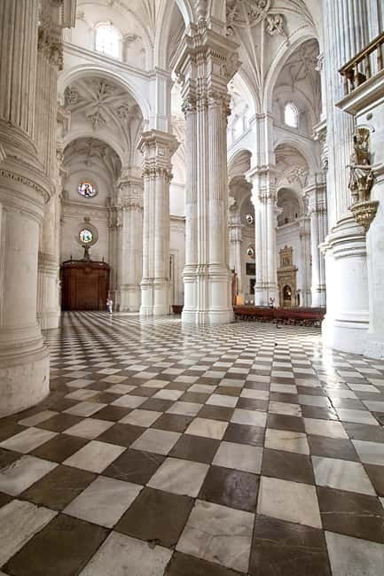 Granada: Cathedral of Granada Entry Ticket - Circular choir and three large arches: the design puzzle you’ll enjoy