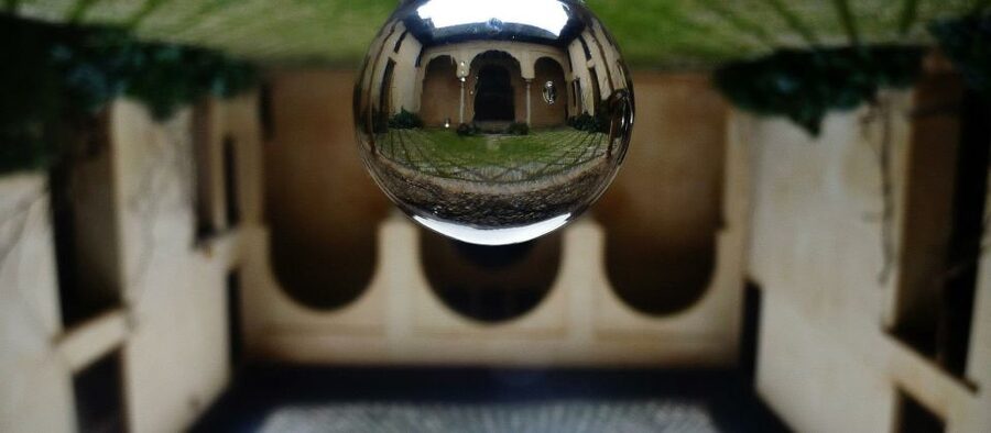 Granada: Fast-Track Alhambra & Nasrid Palaces Guided Tour - Price and logistics: the real value equation