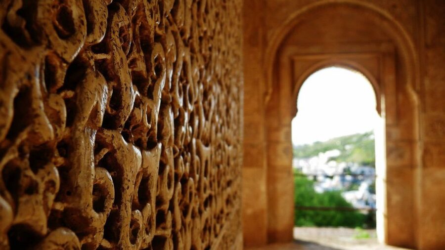 Granada: Fast-Track Alhambra & Nasrid Palaces Guided Tour - Alcazaba and Carlos V: reading the complex as layered Granada