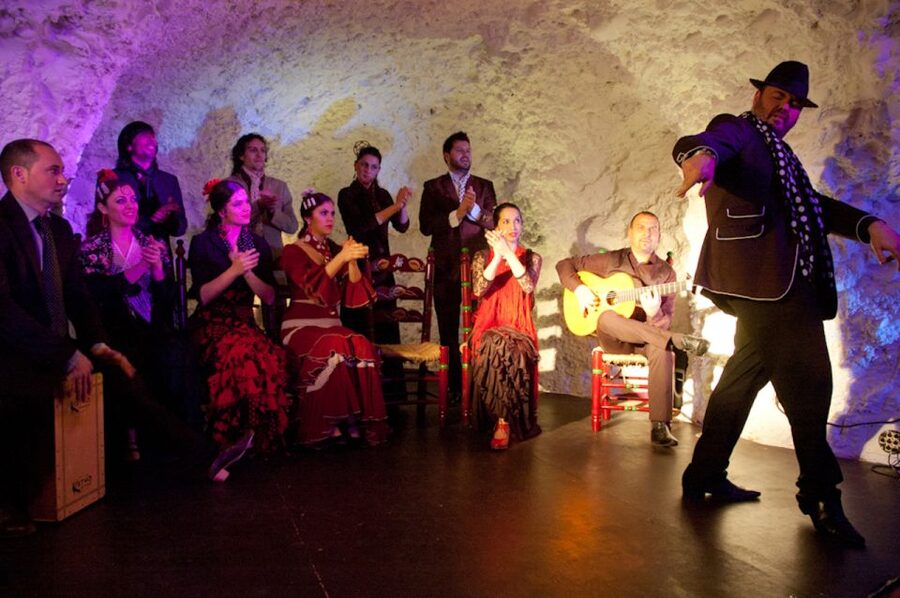 Granada: Flamenco Show at Templo del Flamenco with Drink - Timing the night: when the show fits your Granada day