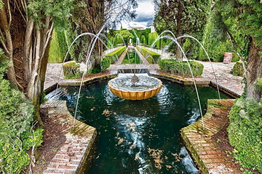 Granada: Full Alhambra Premium Guided Tour with Tickets - Key things that make this Alhambra tour worth it